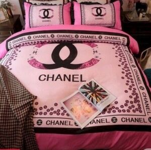 CHANEL Design Pink and Black Duvet Cover